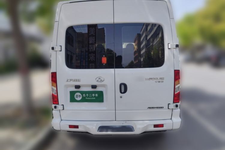 Used SAIC MAXUS Xintu V80 2018 2.5T 6-Speed Manual Aoyuntong Short Wheelbase Mid-Height 5-6 Seater
