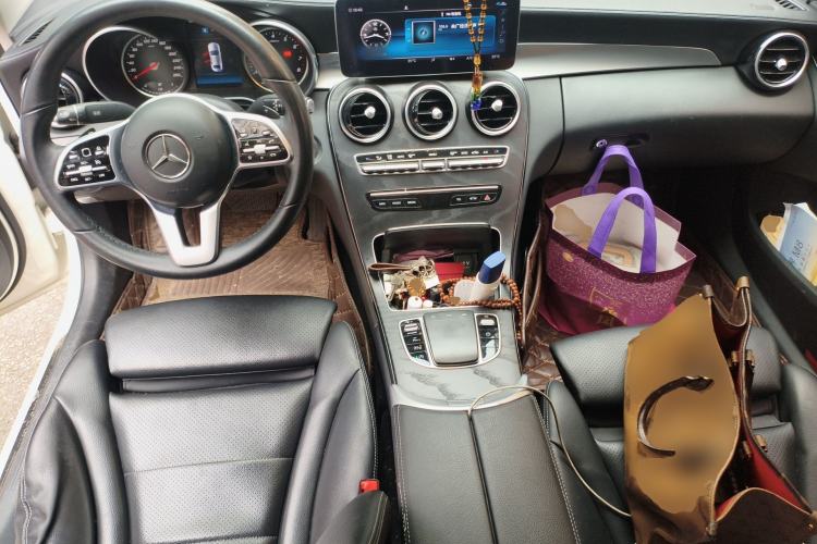 Used Mercedes-Benz C-Class 2019 C 180 L Dynamic Sports Edition Center Console