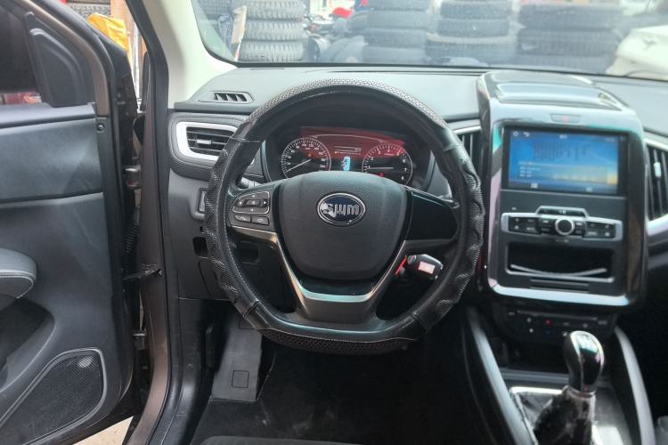 Used SWM X7 2016 1.8L Manual Comfort Version 7 Seats Steering Wheel