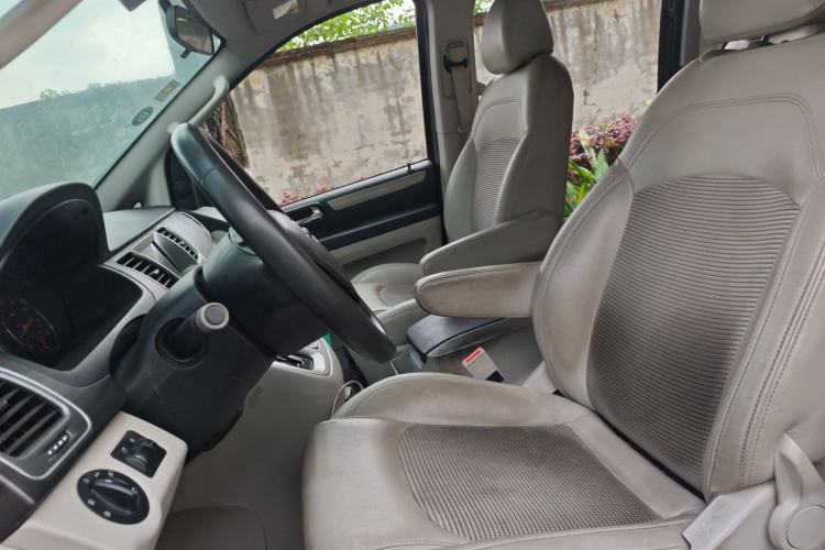 Used SAIC MAXUS G10 2016 2.0T Automatic Elite Edition Left Front Seat