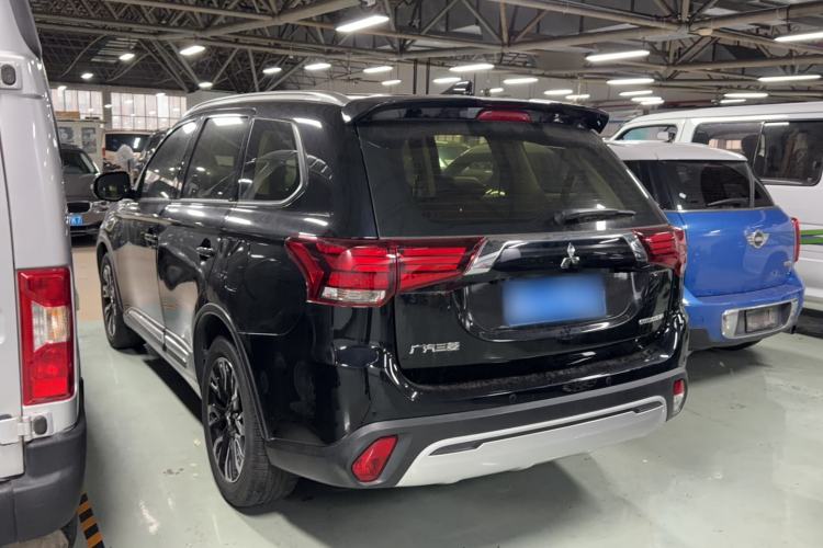 Used Mitsubishi Outlander 2020 2.0L Two-Wheel Drive Comfort Edition 7-Seater