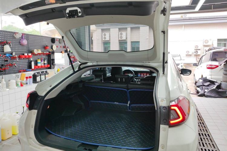 Used Venucia T90 2020 2.0L CVT Smart Connect & Smooth Drive Edition Trunk