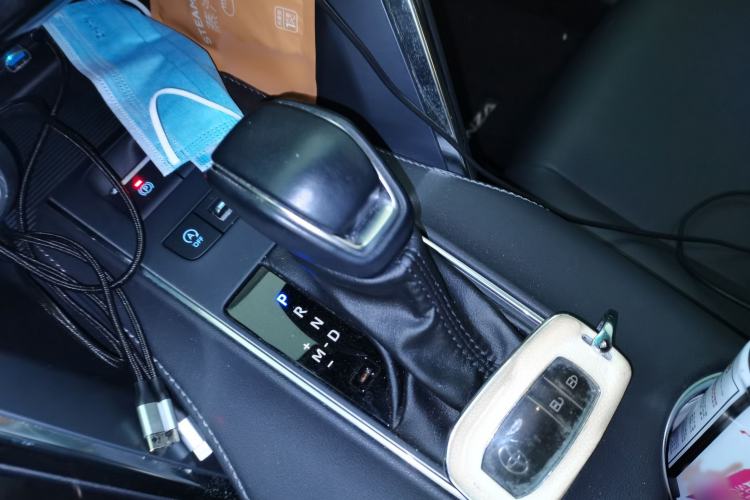 Used Toyota Venza 2022 2.0L CVT Two-Wheel Drive Luxury Edition Gear Lever