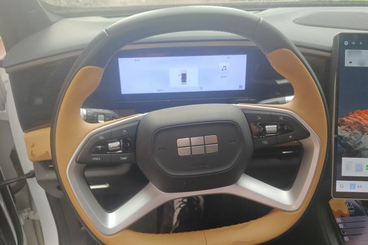 Used Geely Galaxy L7 2024 1.5T 115 km MAX Dragon Edition Steering Wheel