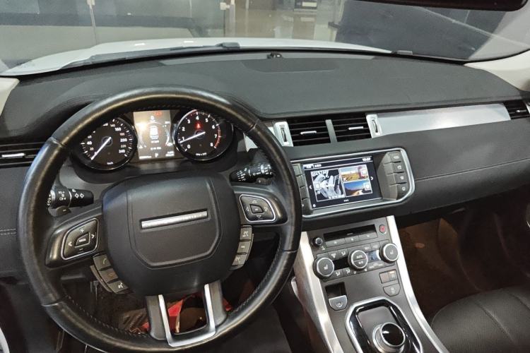 Used Land Rover Range Evoque 2016 2.0T SE PLUS Smart Enjoyment Edition Center Console