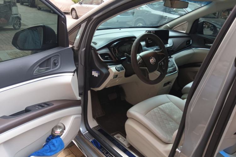 Used Buick GL8 2023 Land Executive Class Smart Enjoyment Model
