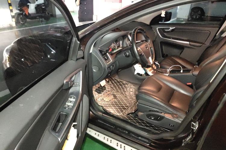 Used Volvo XC60 2017 T5 Smart Upgrade Edition