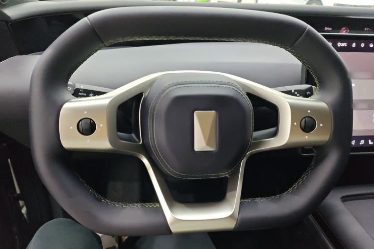 Used Avatr 07 2024 Pro+ Range-Extended Edition Steering Wheel