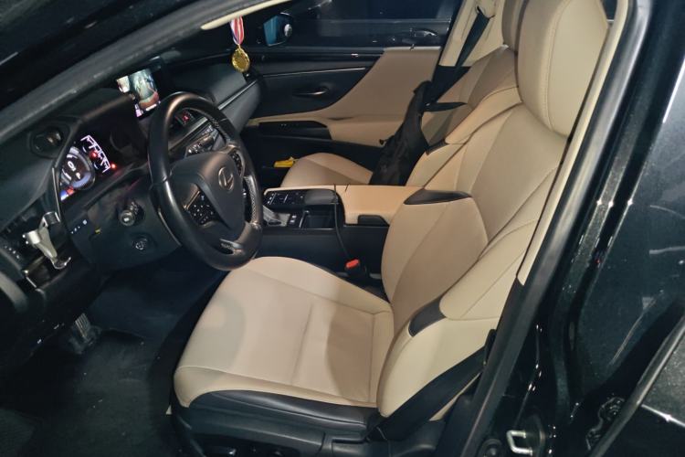 Used Lexus ES 2018 300h Premier Edition China VI Standard
