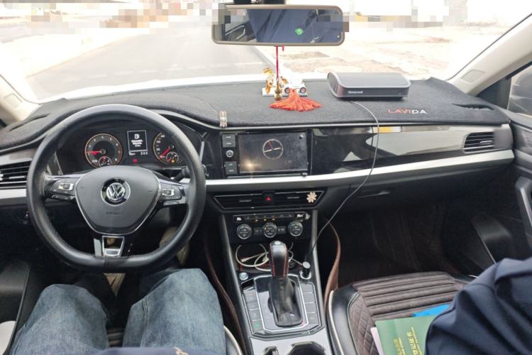 Used Volkswagen Lavida 2019 280TSI DSG Luxury Edition China VI Standard Center Console
