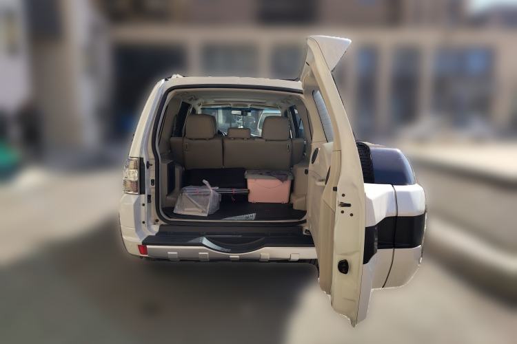 Used Mitsubishi Pajero 2018 V97 3.8L 5-Door GLS Sunroof – Middle East
