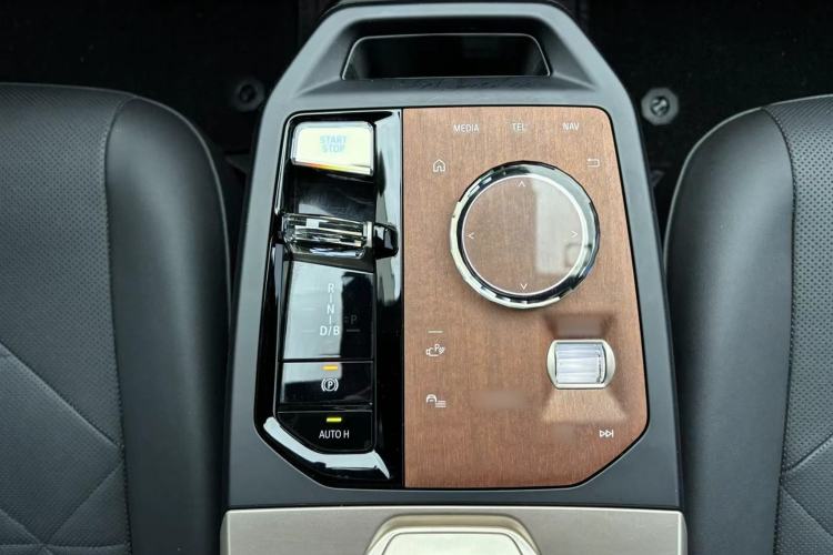 Used BMW iX 2022 xDrive40
