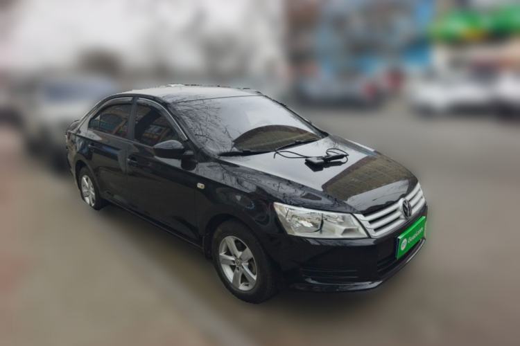 Used Volkswagen Santana 2015 1.6L Automatic Fashion Edition Front Right 45 Deg