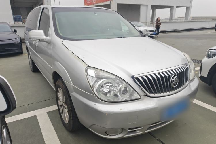 Used Buick GL8 2014 2.4L Classic Edition Front Right 45 Deg