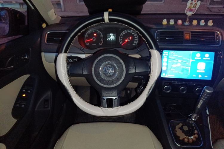 Used Volkswagen Sagitar 2014 1.6L Manual Comfort Model Steering Wheel