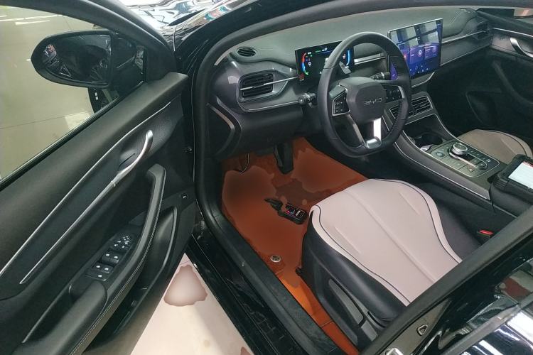 Used BYD Destroyer 05 2024 Honor Edition DM-i 120KM Luxury Model
