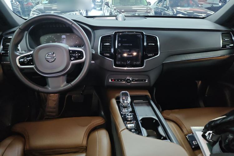 Used Volvo XC90 2021 B6 Luxury Smart Edition 7-Seater Center Console