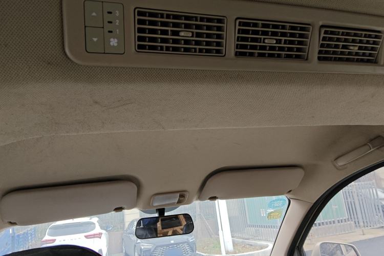 Used Wuling Rongguang V 2018 1.5L Standard Version
