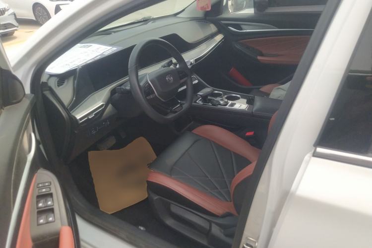 Used CHANGAN Eado 2023 Changan Edition PLUS Blue Whale NE 1.4T GDI DCT Prestige Version Driver Seat