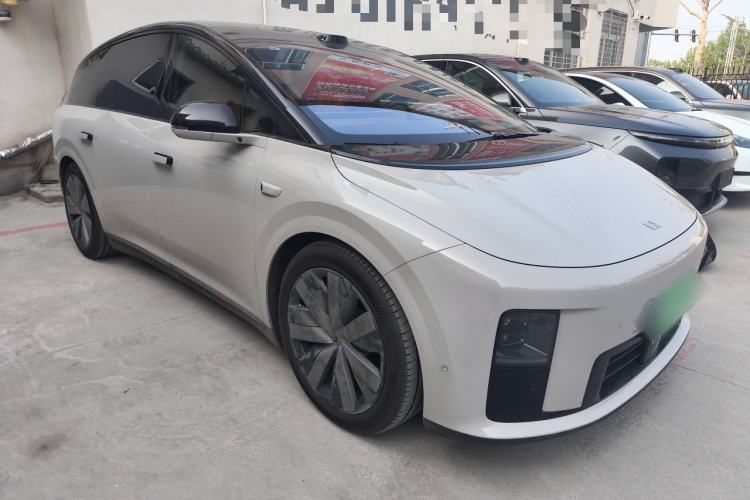 Used Li Auto i8 2025 Model Standard Version Front Right 45 Deg