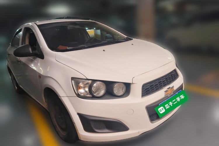 Used Chevrolet Aveo Sonic 2014 Sedan 1.4 SL MT Comfort Edition
