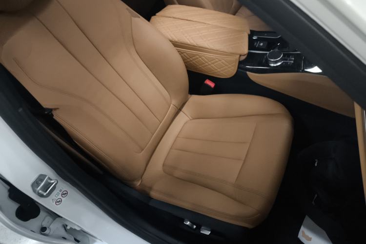 Used BMW 5 Series 2019 530Li Leading Model M Sport Package Right Front Seat