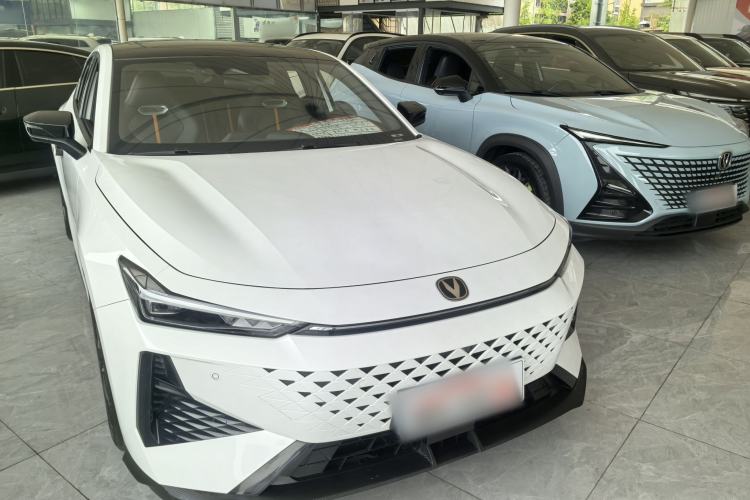 Used CHANGAN UNI-V 2024 1.5T Prestige Edition Exterior 4