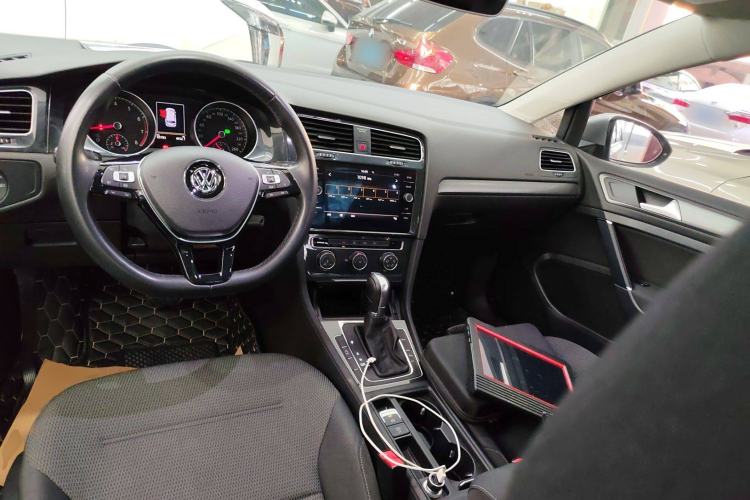 Used Volkswagen Golf 2019 1.8TSI Travel Edition
