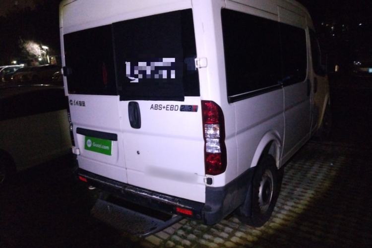 Used Dongfeng Yufeng 2020 2.3T Economy Logistics Vehicle Short Wheelbase Low Roof 5-9 Seater WP2.3
