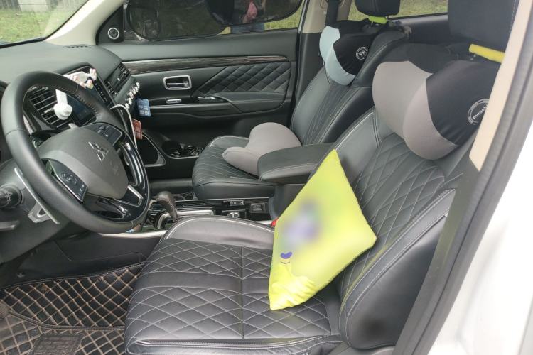 Used Mitsubishi Outlander 2020 2.4L 4x4 Zhi Xiang Edition 5 Seats