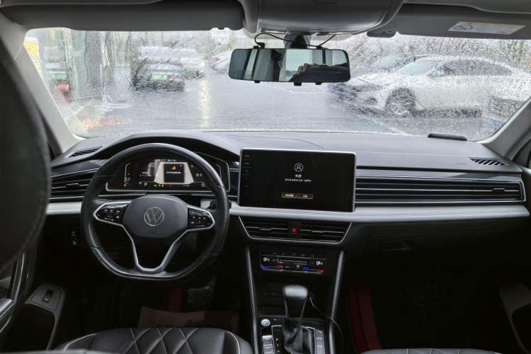 Used Volkswagen Tiguan L 2022 330TSI Automatic Two-Wheel Drive Smart Edition