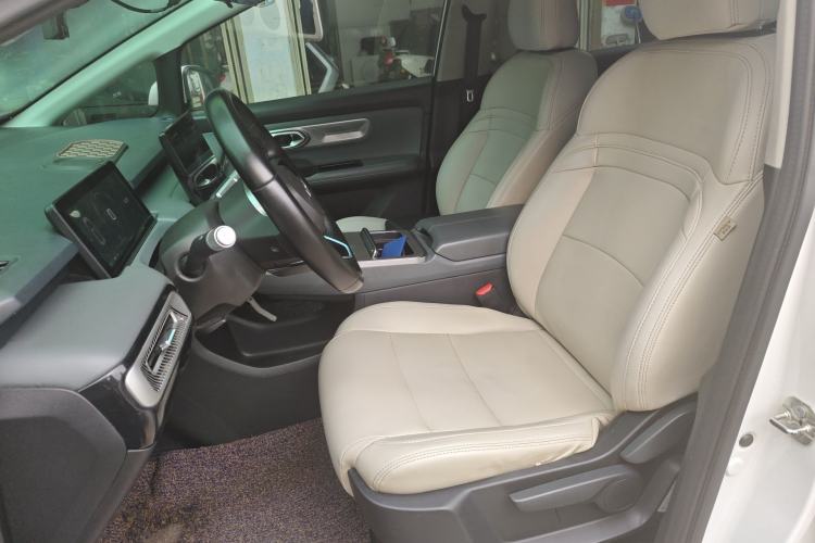 Used AION Y 2023 Plus 610 Enjoy Edition
