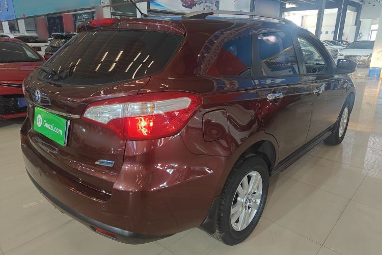 Used Venucia T70 2016 2.0L CVT Smart Choice Edition
