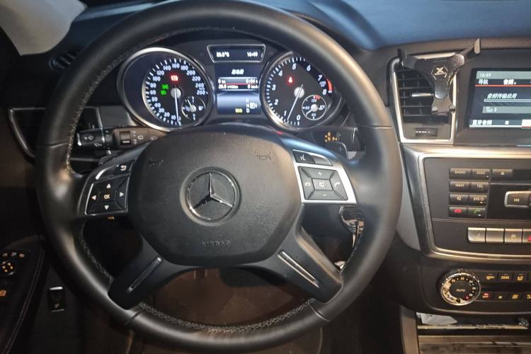 Used Mercedes-Benz M-Class 2014 ML 320 4MATIC