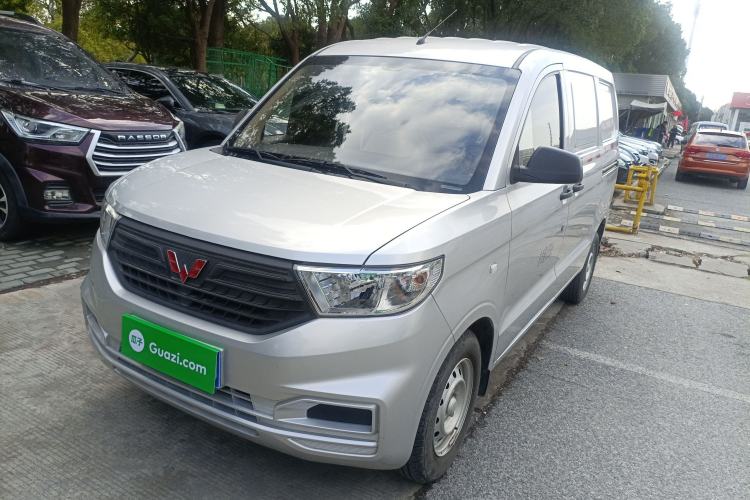 Used Wuling Hongguang V 2022 1.5L Jingqu Edition Enclosed-Window Vehicle with Electric Power Steering LAR