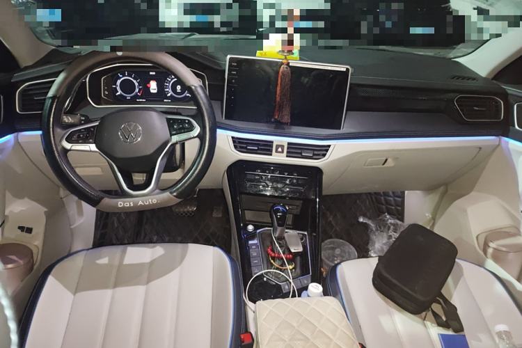 Used Volkswagen Tayron GTE Plug-in Hybrid 2023 280TSI Luxury Plus Advanced Edition Center Console