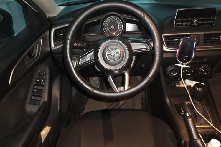 Used Mazda 3 Axela 2017 Sedan 1.5L Automatic Comfort Model Emission Standard China V
