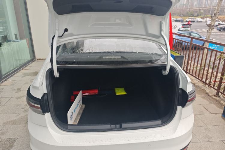 Used Volkswagen Lavida 2023 New Rui 1.5L Automatic New Yi Edition Trunk