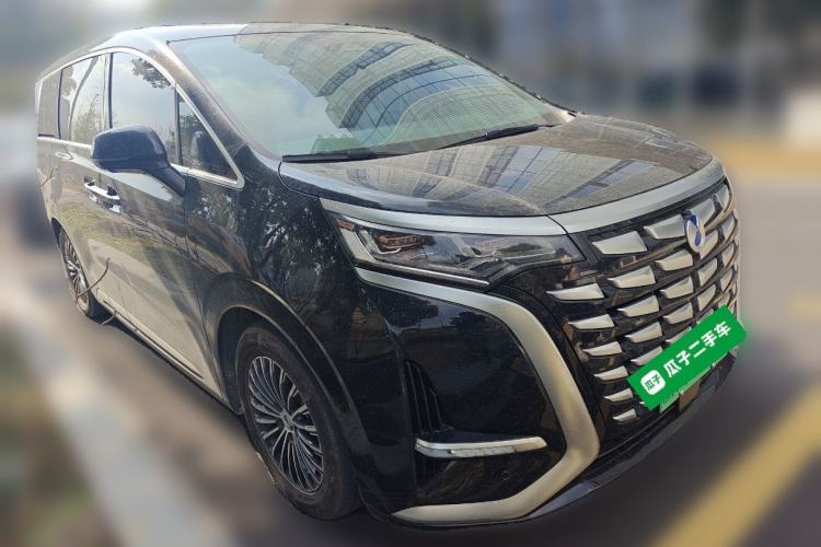 Used Denza D9 2022 DM-i 1040 Prestige Model
