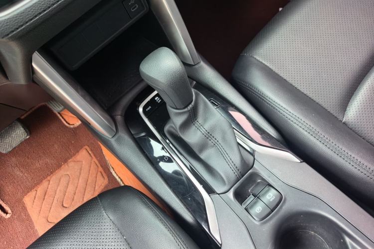 Used Toyota Corolla Cross 2023 2.0L Elite Edition Gear Lever