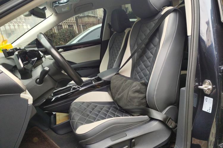 Used Volkswagen ID.6 CROZZ 2022 Long-Range PRO Edition Left Front Seat