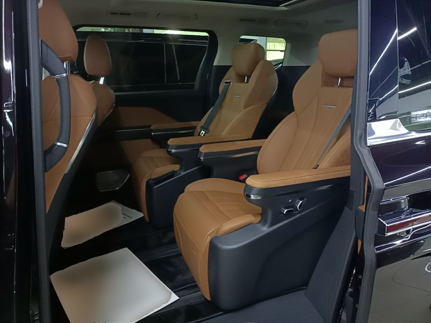 Hongqi HQ9 PHEV 2024 2.0T Four-Wheel Drive Business Edition — снимка 20