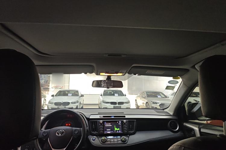 Used Toyota RAV4 2016 2.0L CVT Two-Wheel Drive Fashion Edition China V Standard