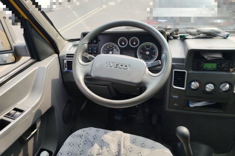 Used Iveco Daily 2014 2.5T-A35 NJ6484ACM47Z4