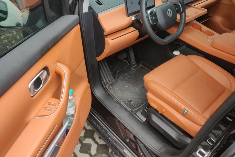 Used Leapmotor C16 2024 Range-Extended 200 Luxury Edition Driver Seat