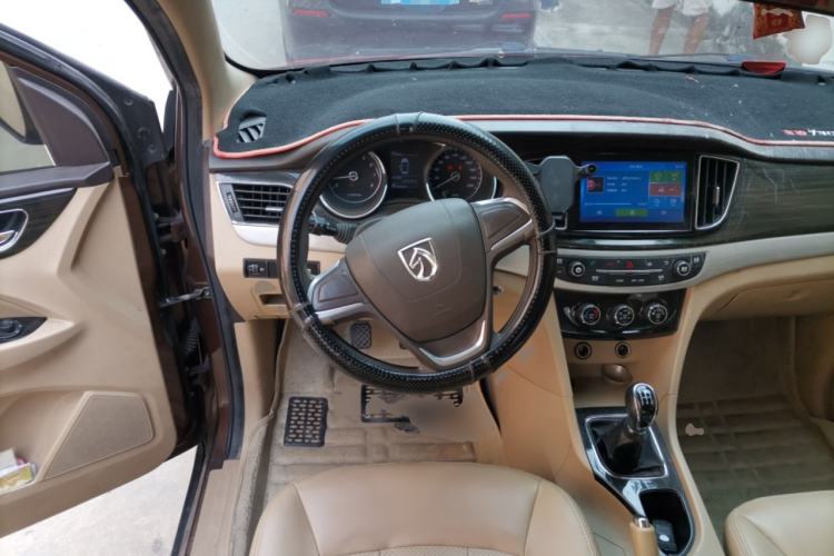 Used Baojun 730 2016 1.5L Manual Comfort Version 7 Seats China V Emission Standard Steering Wheel