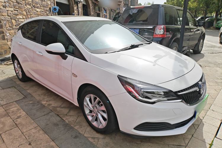 Used Buick Verano 2018 Hatchback 15S Automatic Ambition Model Front Right 45 Deg