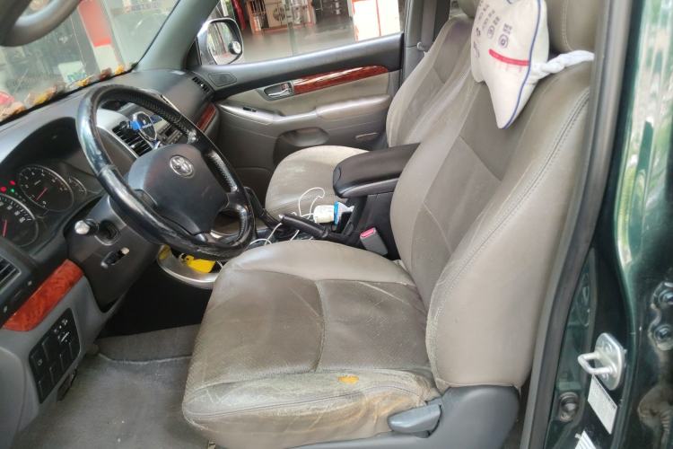 Used Toyota Prado 2004 GX 2.7 Automatic Model Left Front Seat