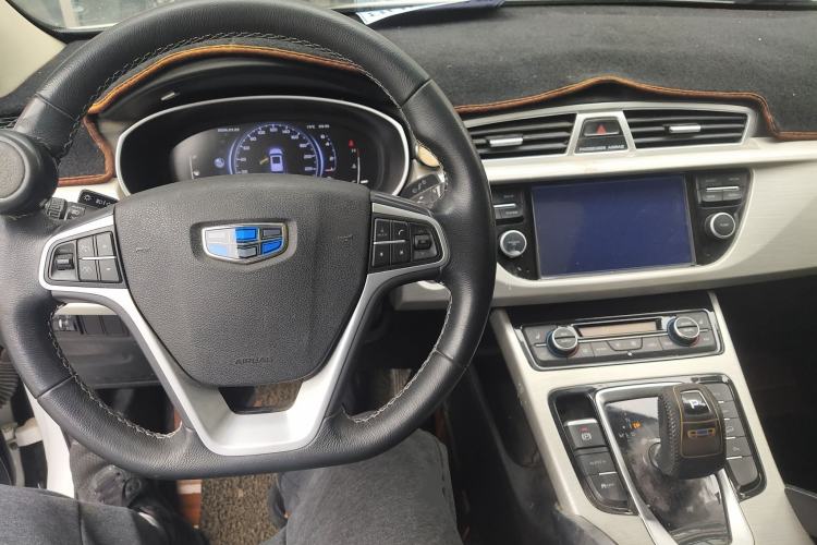 Used Geely Auto Emgrand X7 Sport 2020 1.8TD DCT Two-Wheel Drive Smart Connect 4G-Enabled Version Center Console