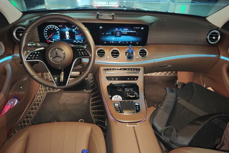 Used Mercedes-Benz E-Class 2023 Updated E 300 L Luxury Edition Center Console